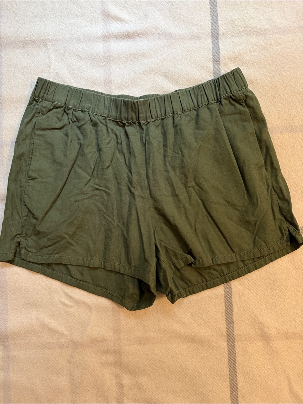 Madewell Women's Olive Green Elastic Waist Casual Shorts